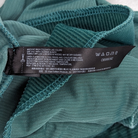 Urban Outfitters Women's US Large SeaGreen Soft Ribbed Pull Over Halter Crop Top - Picture 13 of 13